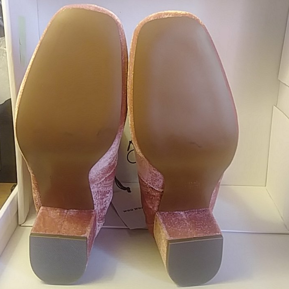 Who What Wear Pink ALESSIA EMBELLISHED VELVET ANKLE BOOT w/ Block Heel NIB - Picture 6 of 9